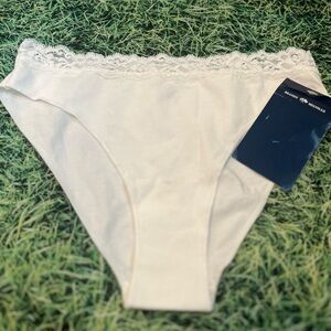 BRANDY MELVILLE WHITE PANTY